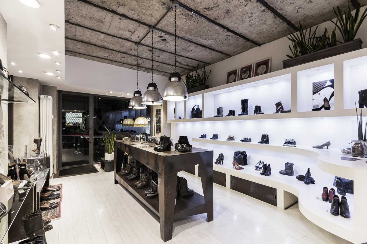 Negozio di scarpe como deals